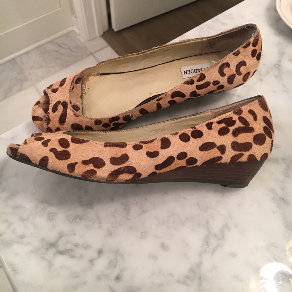 Steve Madden leopard low wedge