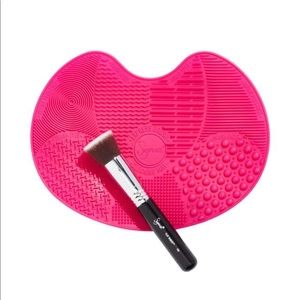 Brush & brush cleaning set