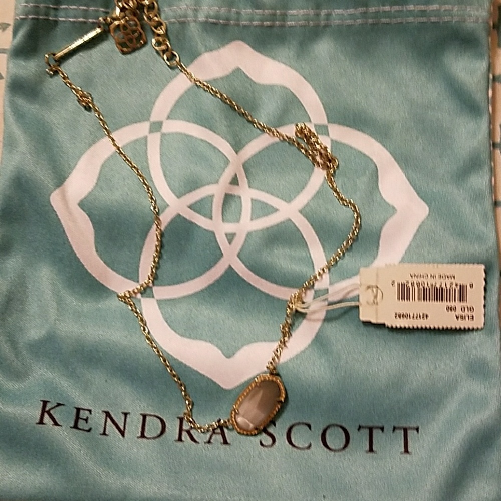 Kendra Scott necklace