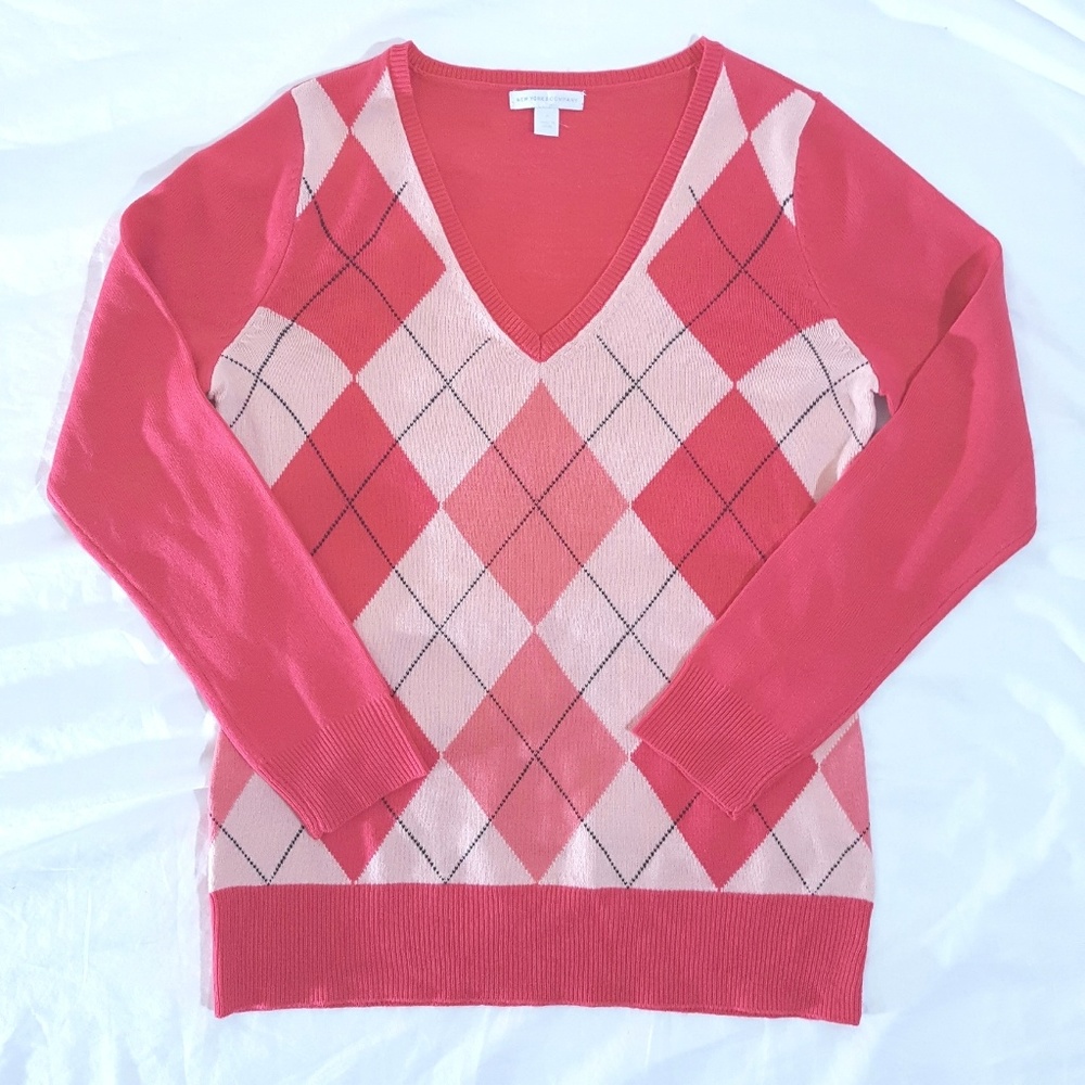 New York and Company Argyle V Neck Sweater