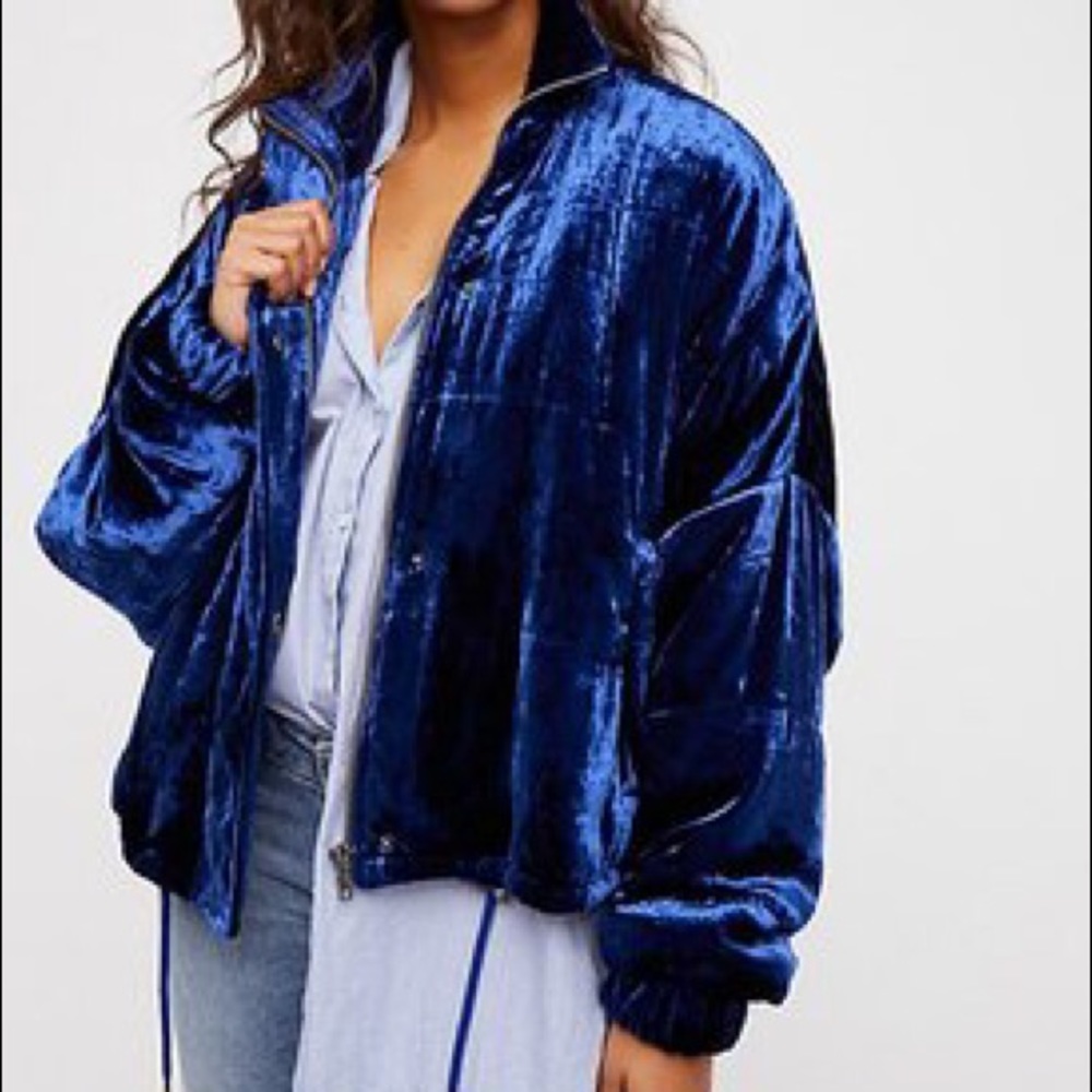 Free People Cropped Velvet Puffer Size XS $198