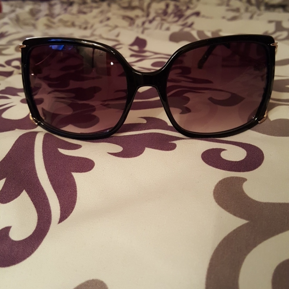 Black and Gold Oversized Sunglasses