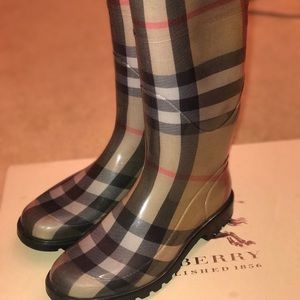 6.5 Women’s Authentic Burberry Rain Boots