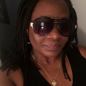 Meet your Posher, Sabrina