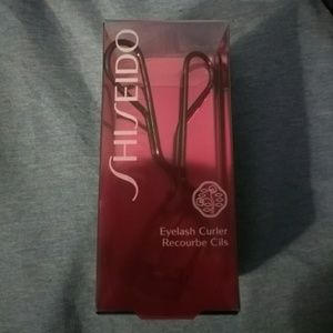 BNWB Shiseido eyelash curler