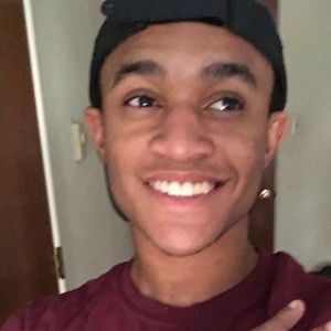 Meet your Posher, Dom