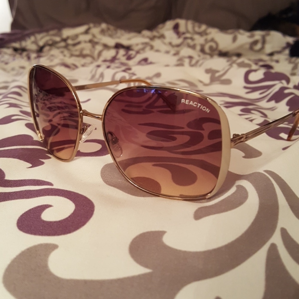 Kenneth Cole Reaction Beige and Gold Sunglasses