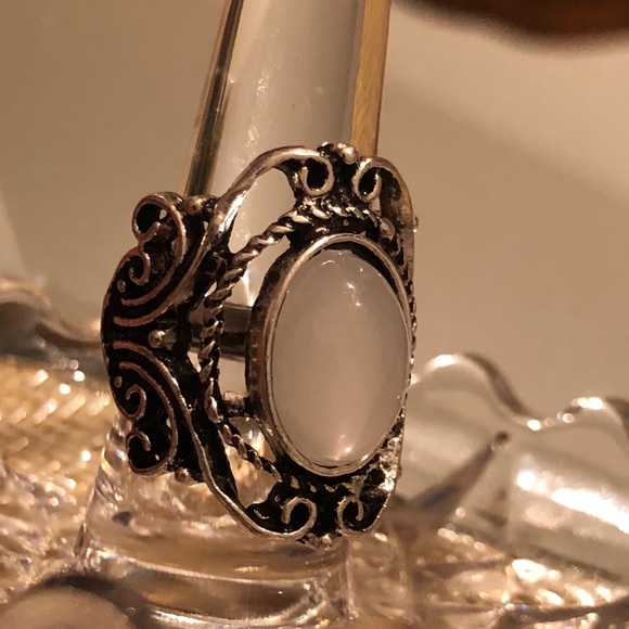 Retro Silver Moonstone Ring - Picture 3 of 3