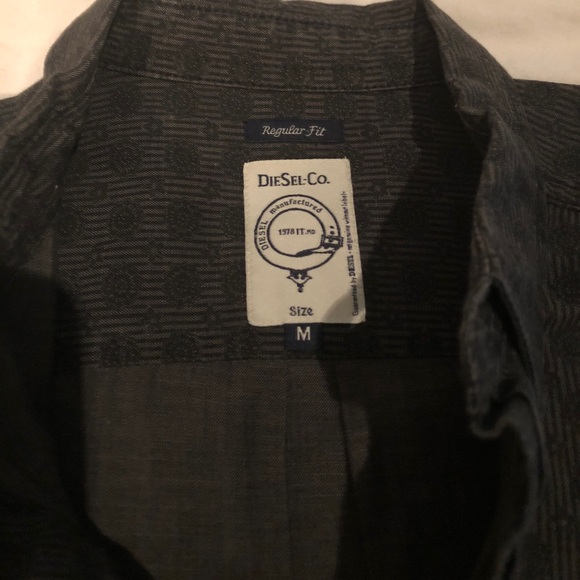 Button down - Picture 2 of 5