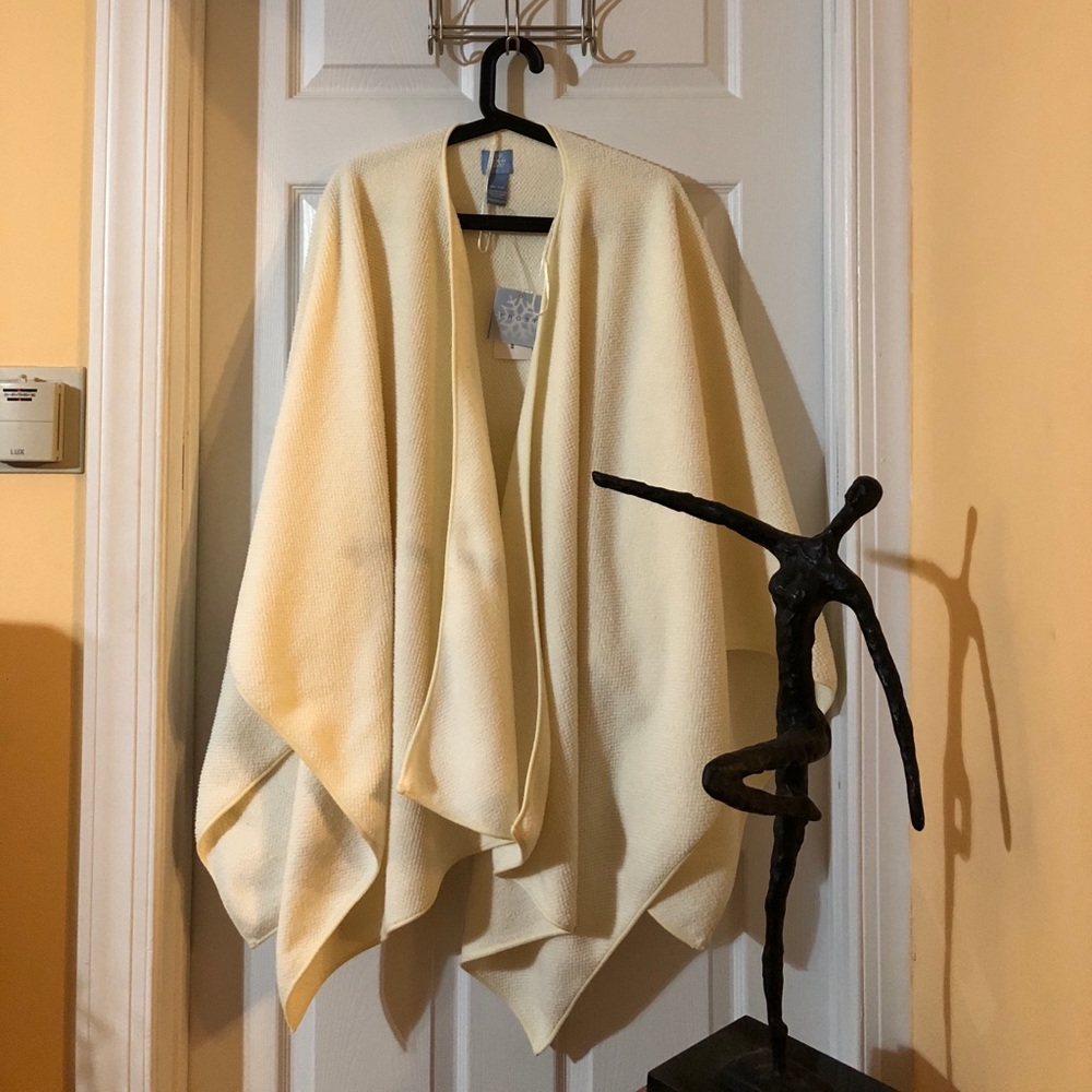 FROST Long Cream Shrug
