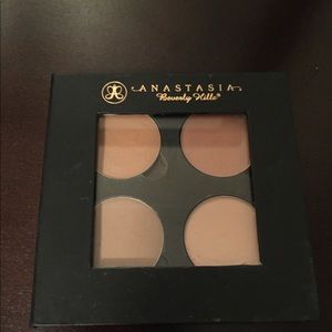Anastasia Beverly Hill eyeshadow