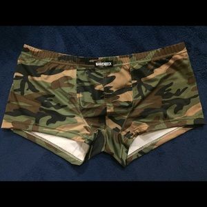 Men's camo underwear size L