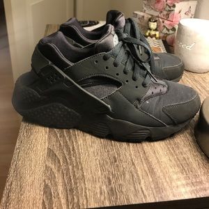 Boys navy blue Huaraches