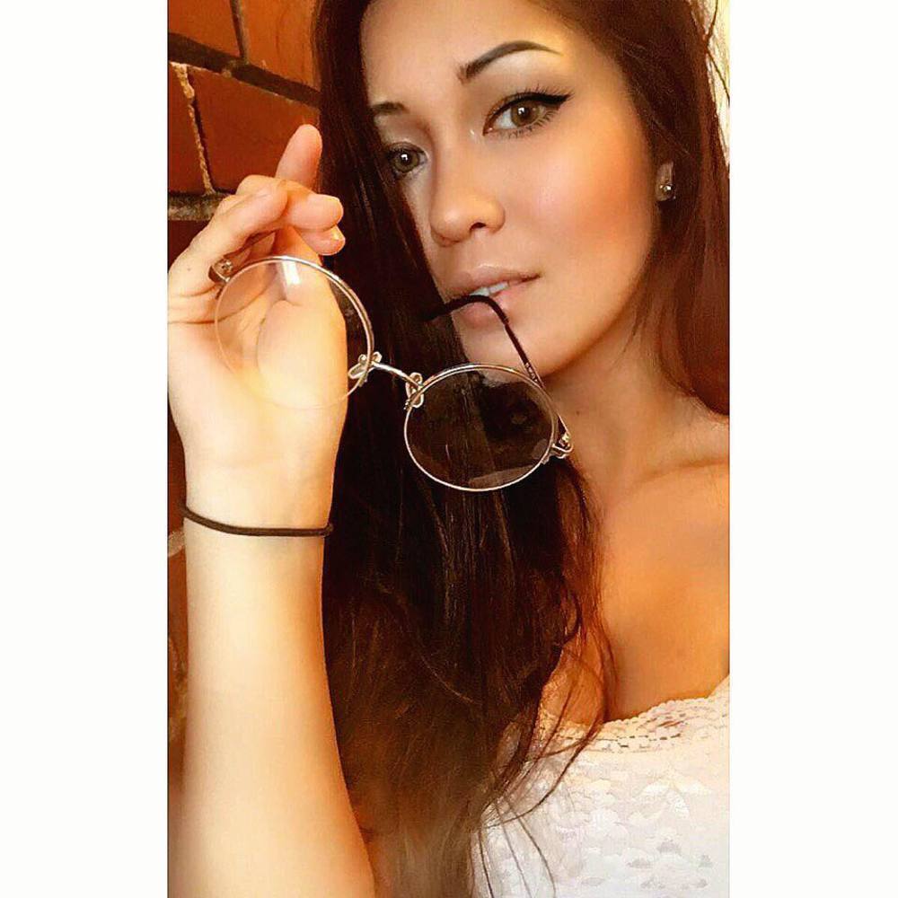 Meet your Posher, Vicky