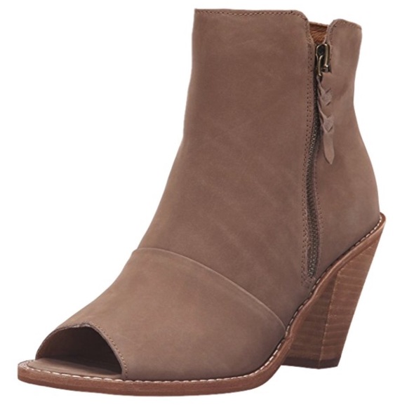 NIB Tan Nubuck Leather Peep Toe Ankle Booties - Picture 2 of 6