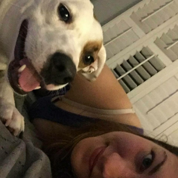 Meet Your Posher, Caroline! - Picture 5 of 7