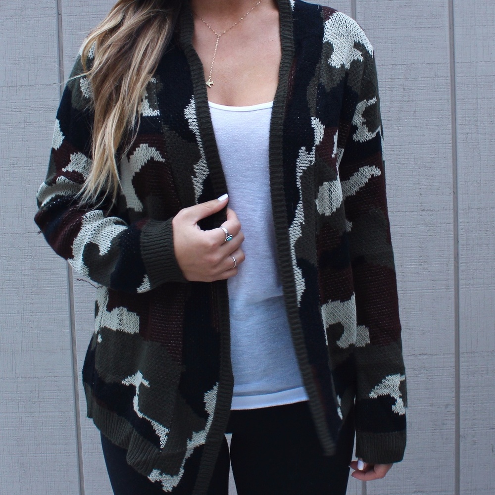 Camo print cardigan