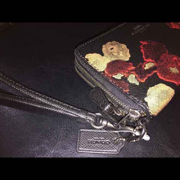 Coach Wallet - Picture 4 of 4