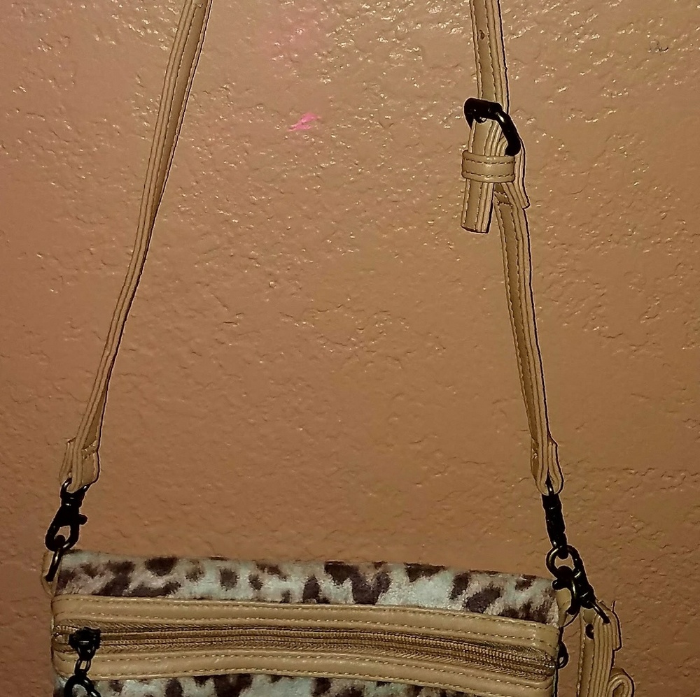 Snow Leopard Purse - Picture 2 of 4