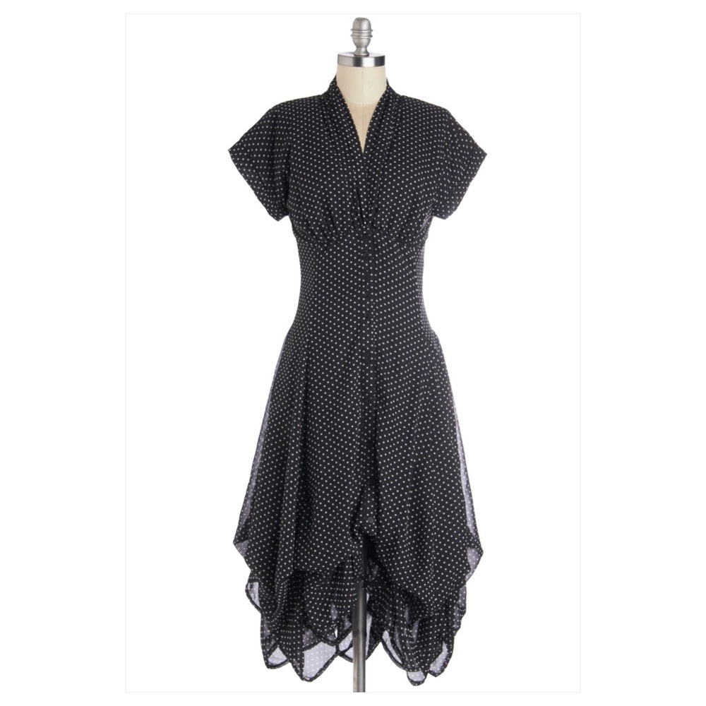 ❌SOLD❌ Stunning Retro polka dot bustle hem dress