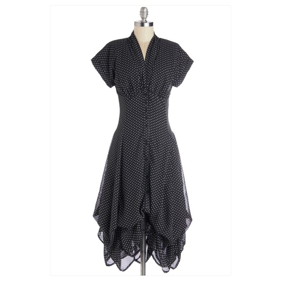 ❌SOLD❌ Stunning Retro polka dot bustle hem dress - Picture 1 of 5