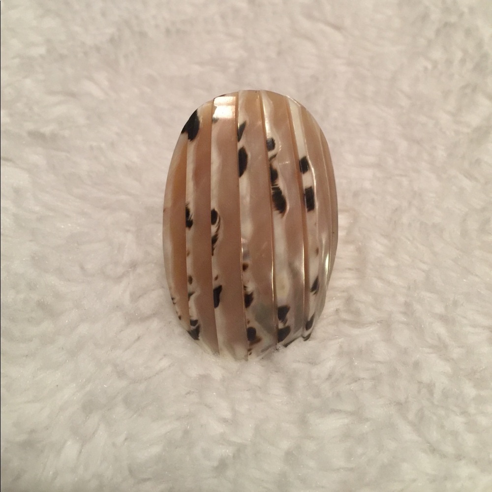 Gorgeous shell ring!