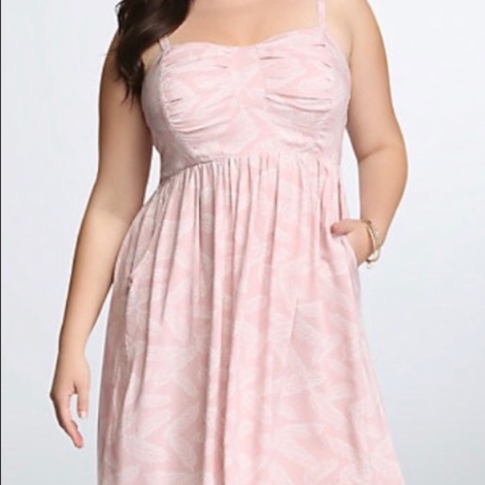 Torrid blush feather print dress with pockets