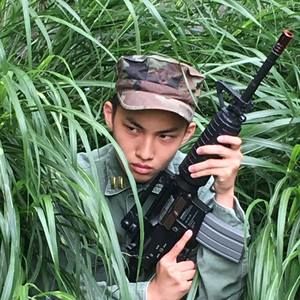 Meet your Posher, Nhan