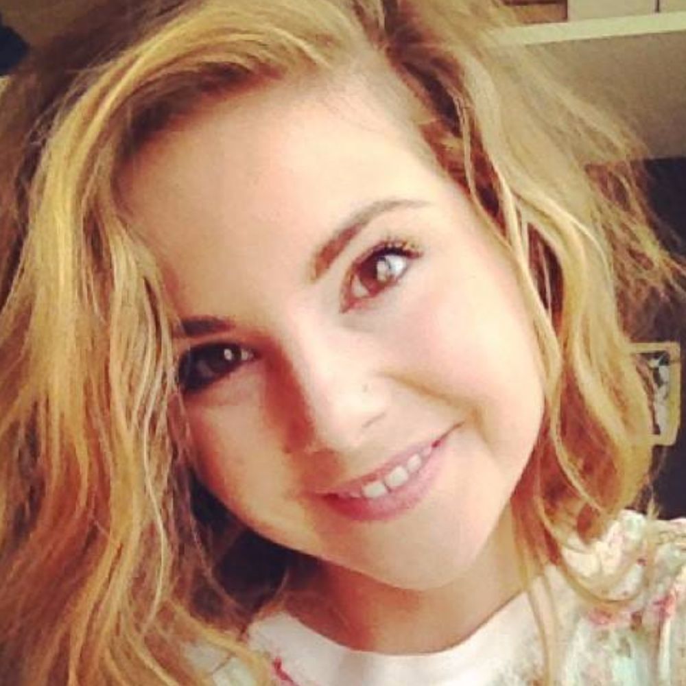 Meet your Posher, Evelyne