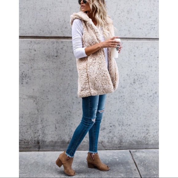 Adorable Sherpa style hooded vest - Picture 3 of 7