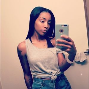 Meet your Posher, Shakia