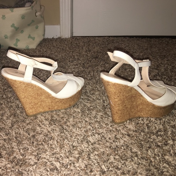 White heels - Picture 4 of 4