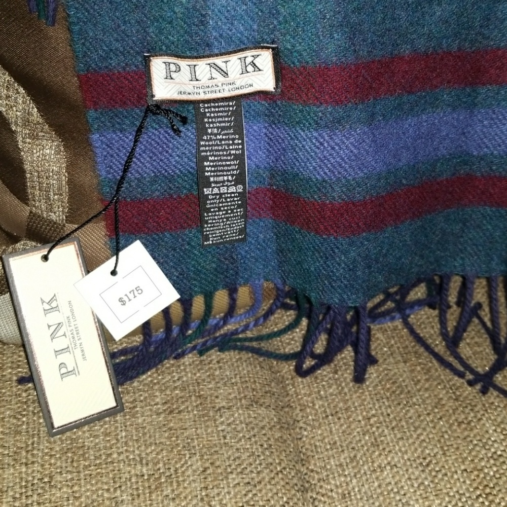 Beautiful Thomas pink Scarf