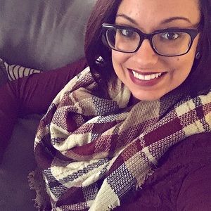 Meet your Posher, Angela