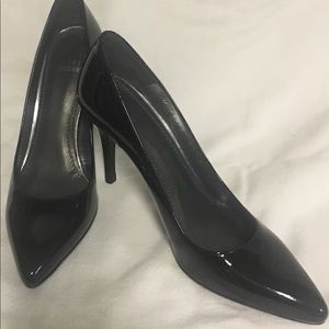 Black leather patent pump