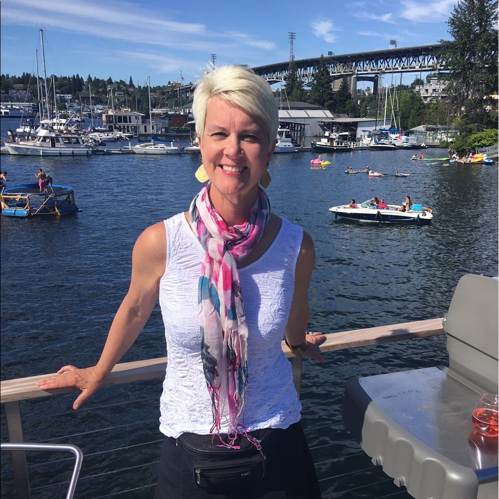 Meet your Posher, Catherine