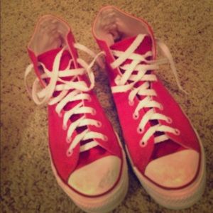 ❣️Red Hightop Converse❣️