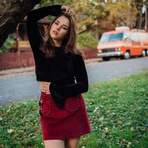 Meet your Posher, Elizabeth