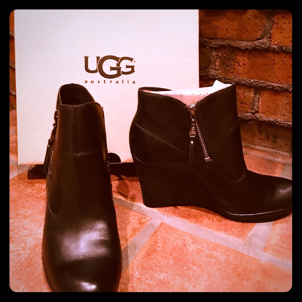 UGG~Meredith Wedge Bootie