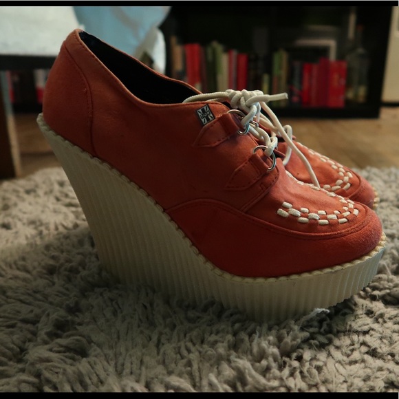 UNIQUE T.U.K. Wedges! π - Picture 2 of 2