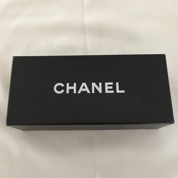 Chanel - Picture 1 of 3
