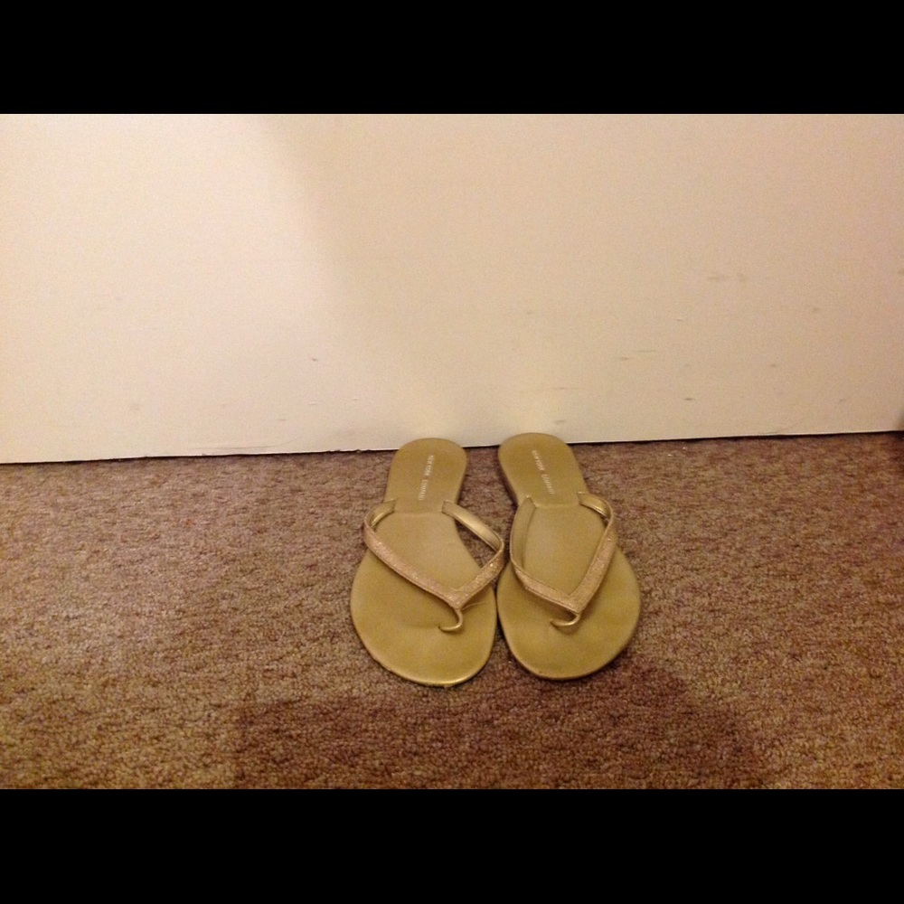 New York & Co flip flops