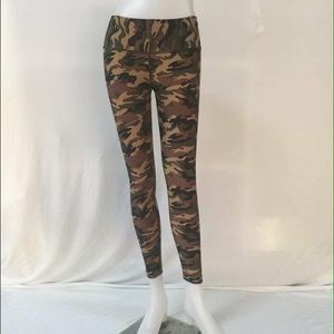 Camouflage design yoga workout pants
