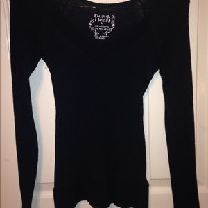 Derek Heart black v-neck long-sleeve shirt