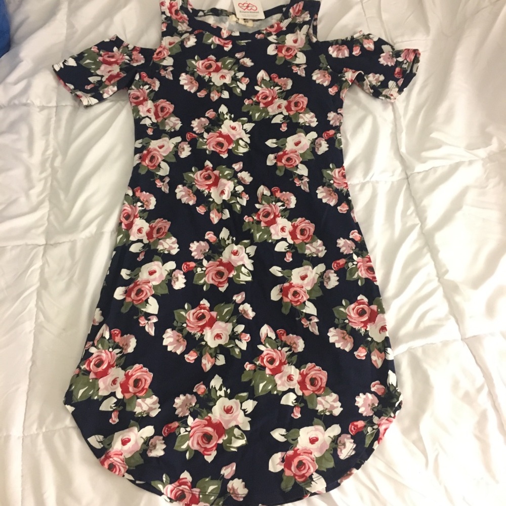 NWT floral cold shoulder midi dress