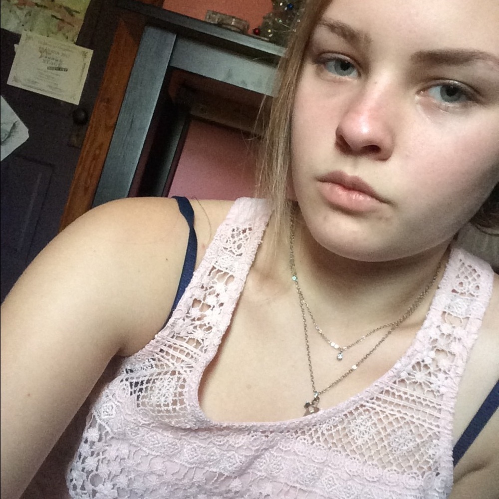 Meet your Posher, Chloe