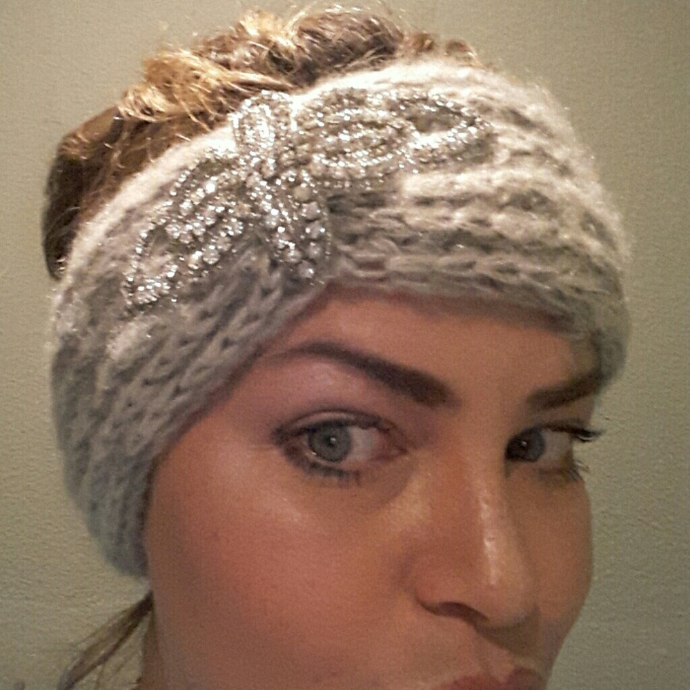 Beautiful glitz winter headband😍