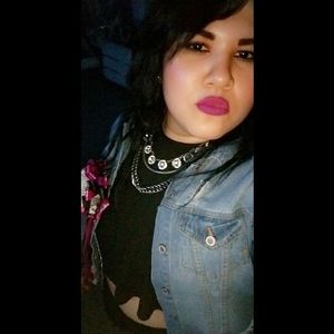 Meet your Posher, Aida