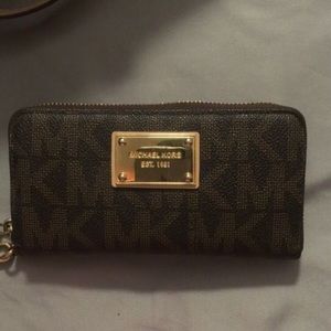 Michael kors wallet