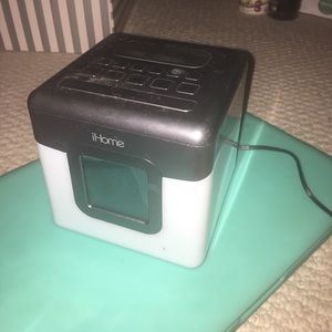 iHome clock